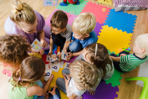 Des enfants accueillis en crèche
